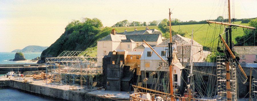 The Benefits of Working With an Experienced Set Builders Team