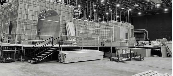 Set Construction Marvels: Movie Industry Insights